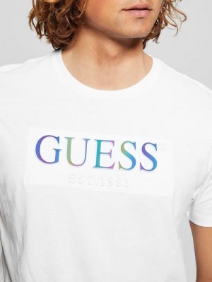 Guess Eco Iridescent Signature Tee Albi | GUESS-SN30594