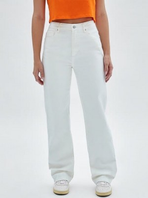 Guess Originals Kit Mom Jeans Albi | GUESS-SN28205