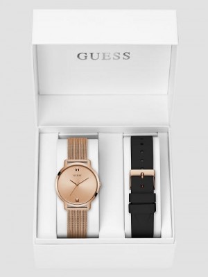 Guess Rose Gold-Tone Analog Watch with Black Silicone Strap Roz Aurii | GUESS-SN30012