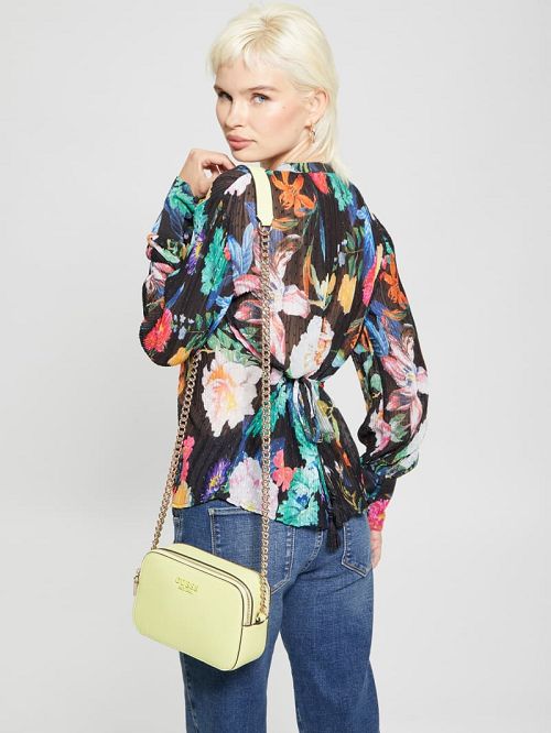 Guess Sarita Camera Crossbody Galbeni | GUESS-SN28955