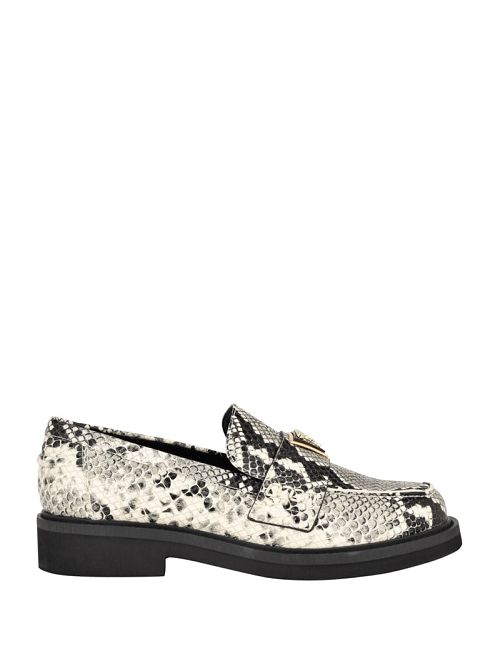 Guess Shatha Triangle Loafers Negrii | GUESS-SN29874