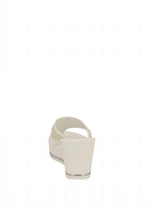 Guess Silus Pearl Wedge Sandals Albi | GUESS-SN29727